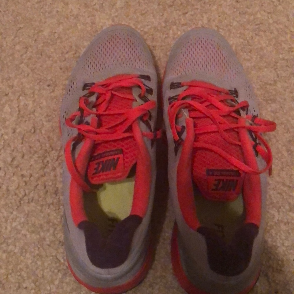 Men’s Nike shoes